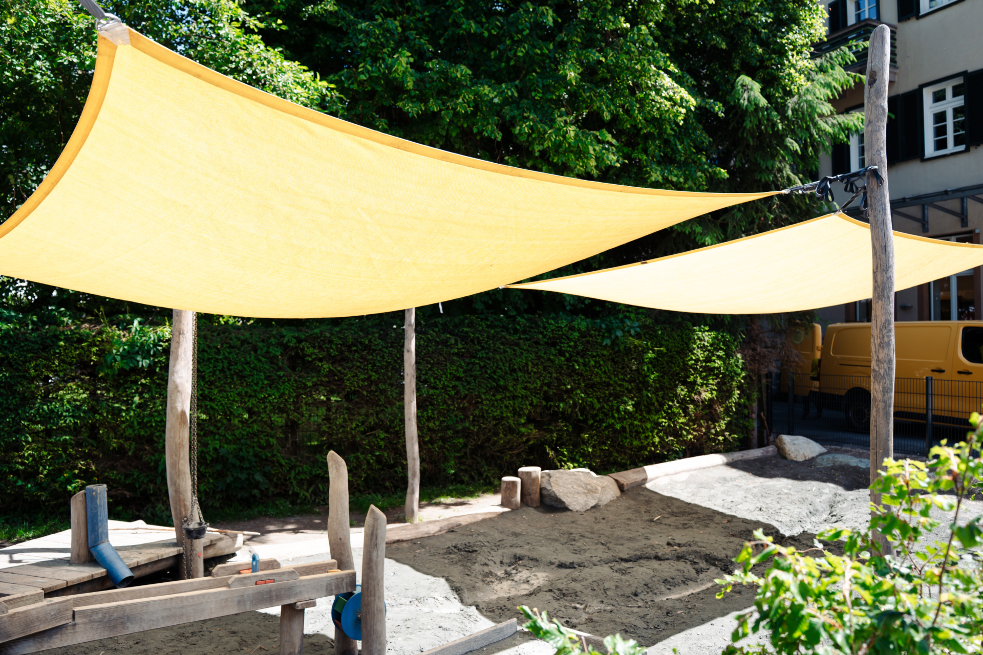 Spielplatz mit Sonnensegel